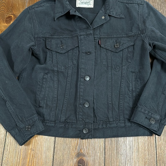 Levi Strauss WellThread Trucker Jacket with Breaking Wave Detail - Picture 7 of 11